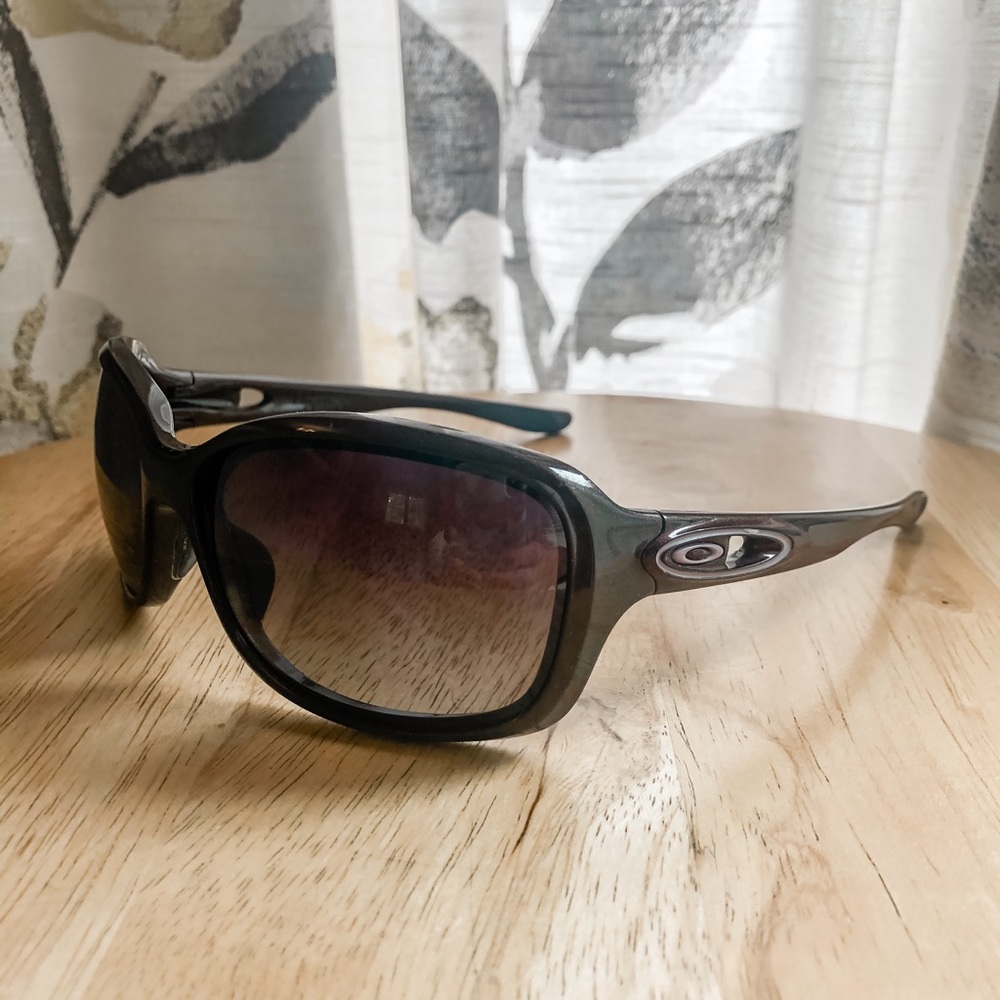 Oakley Drizzle Women’s Sunglasses